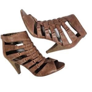 Report "Indira" Gladiator Style Strappy Heels With Heel Zippers Size 8.5